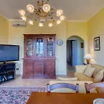 2 Bedroom Beautiful Apartment In Stresa