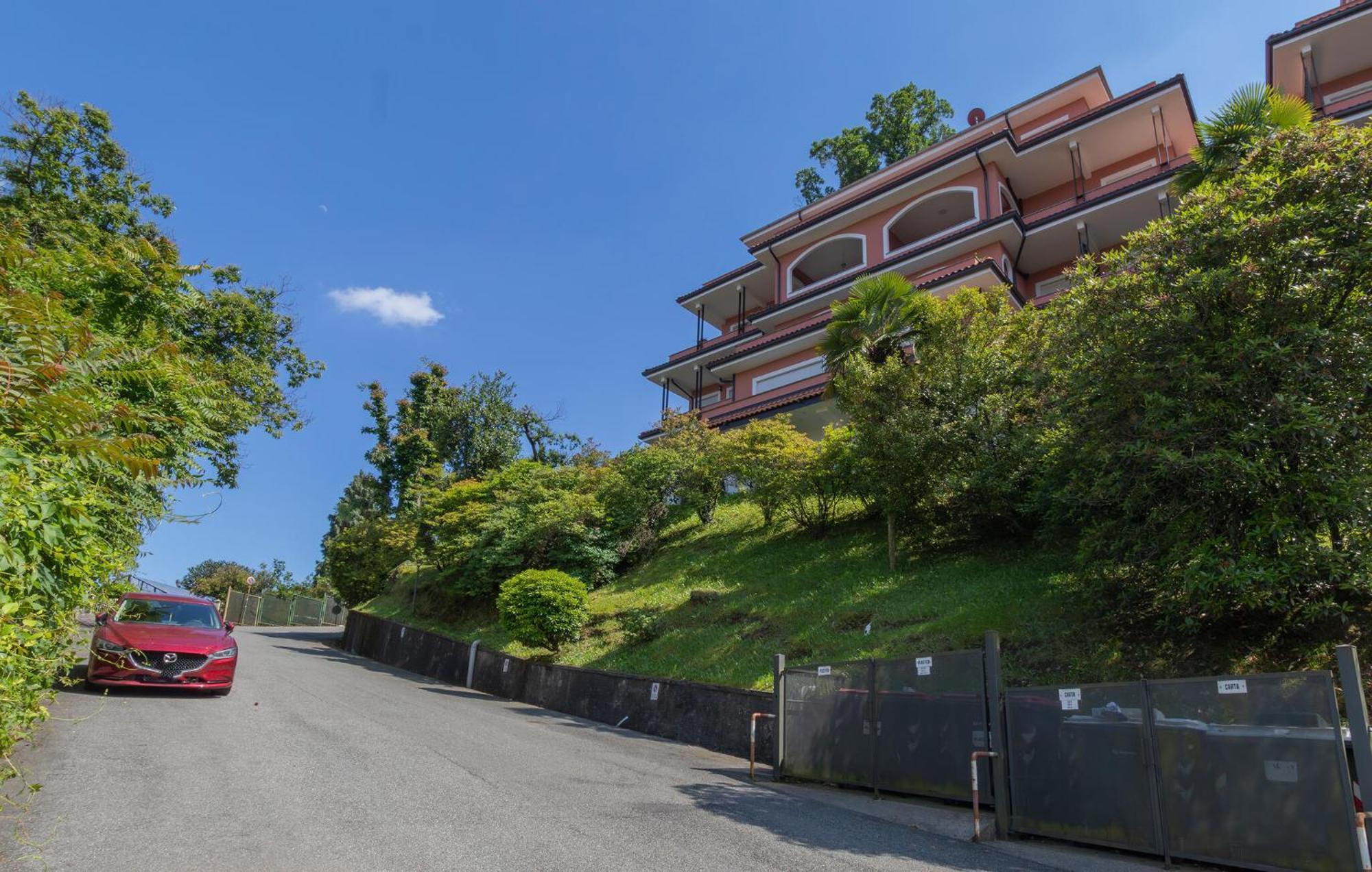 2 Bedroom Beautiful In Stresa