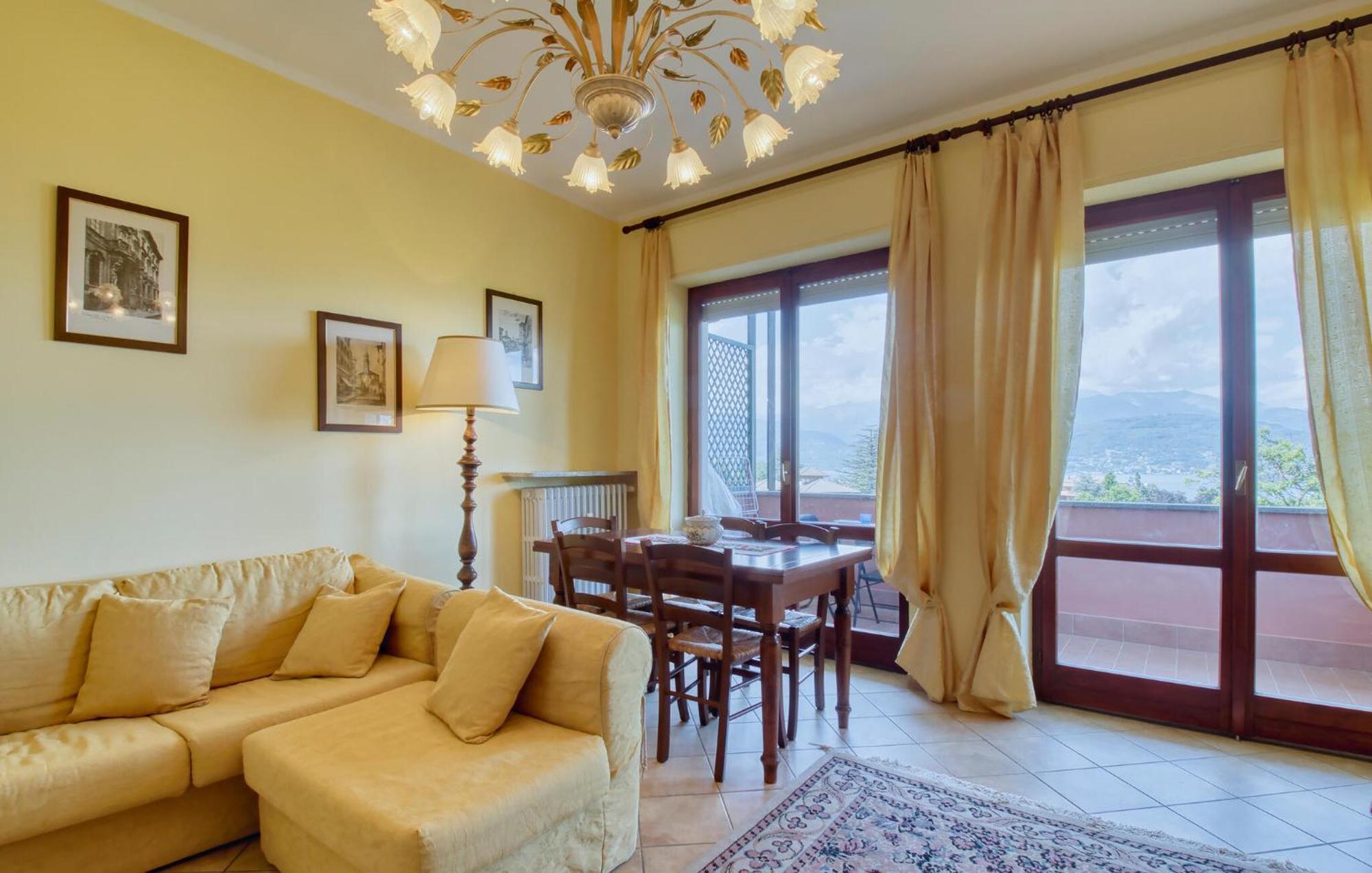 Apartment 2 Bedroom Beautiful In *